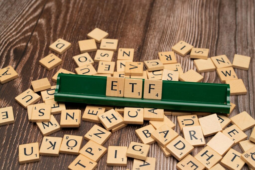 entdecken sie alles wissenswerte über etfs: funktionsweise, vorteile, risiken und wie sie in börsengehandelte fonds investieren können. perfekt für einsteiger und erfahrene anleger.